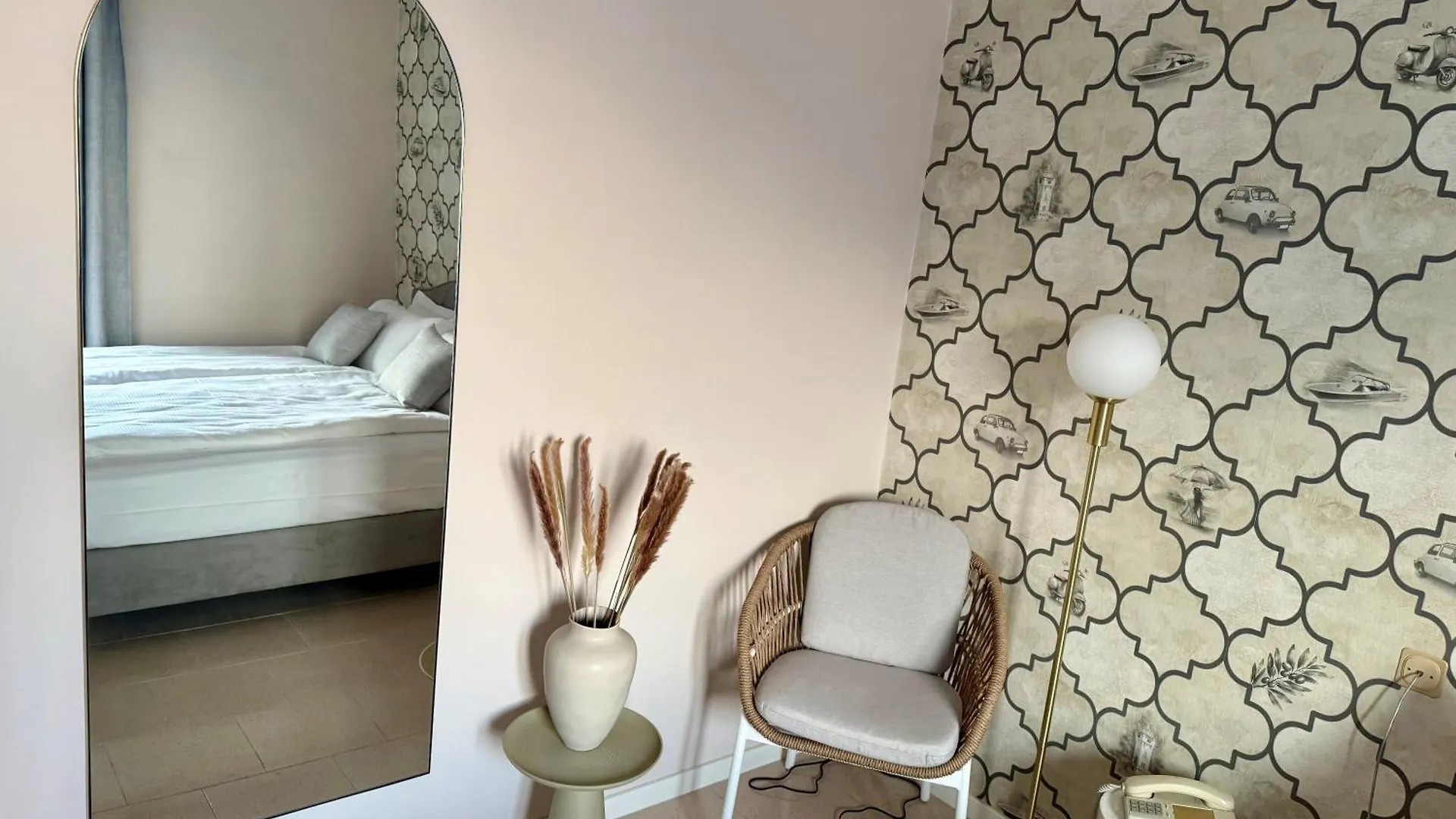 Hotel Miomio تينيالي