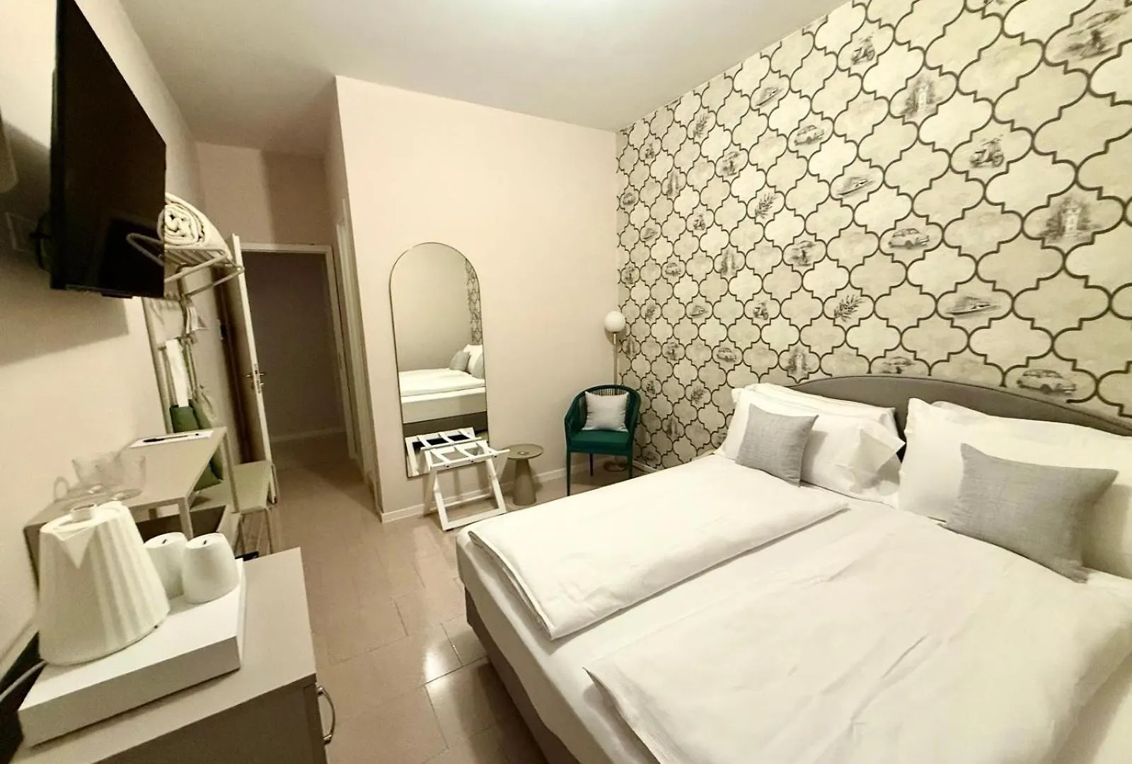 Hotel Miomio تينيالي